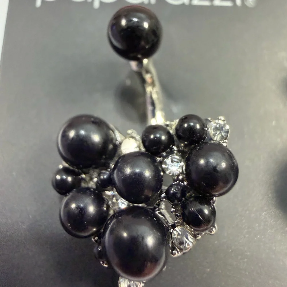 🩷5/$10🩷 paparazzi Black Cluster Bead Drop Earrings